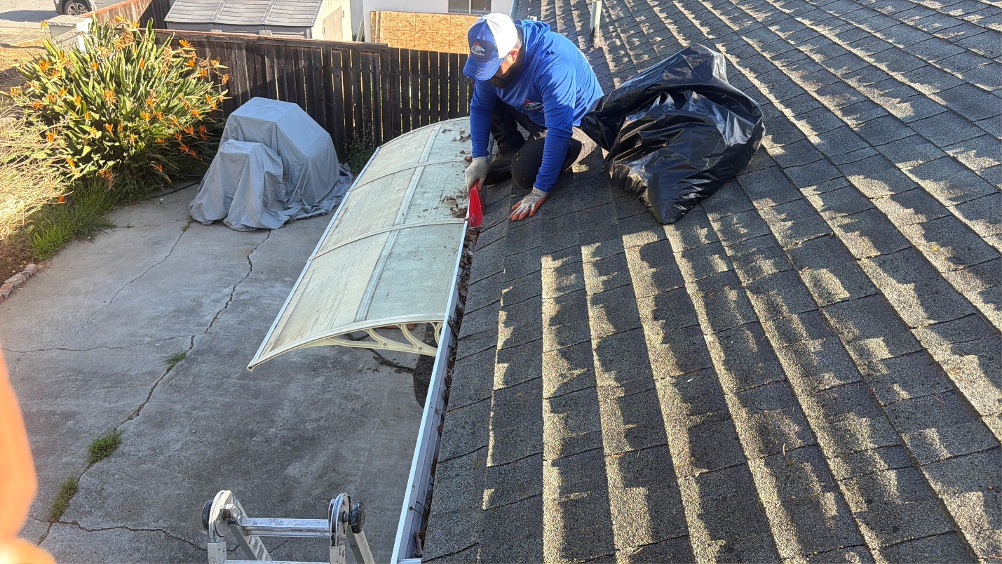 Gutter Cleaning — Union City